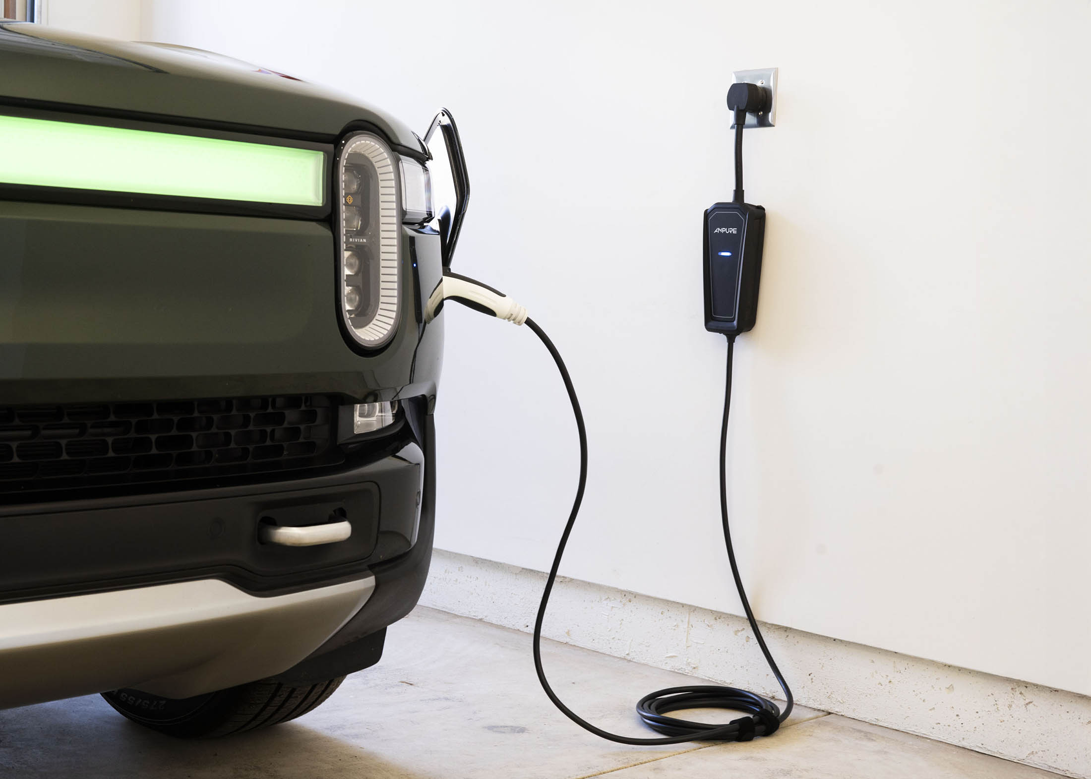 Ampure Go Portable EV Charger in Black for Outlet EV Charging in Garage and Standard Outlets