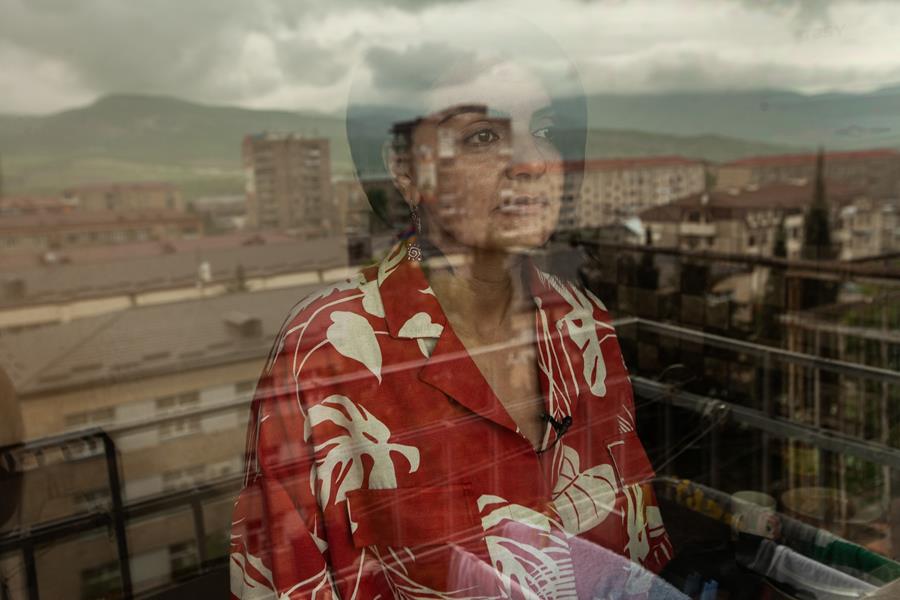 Liz Larsen and Michael Strassner in The Baltimorons