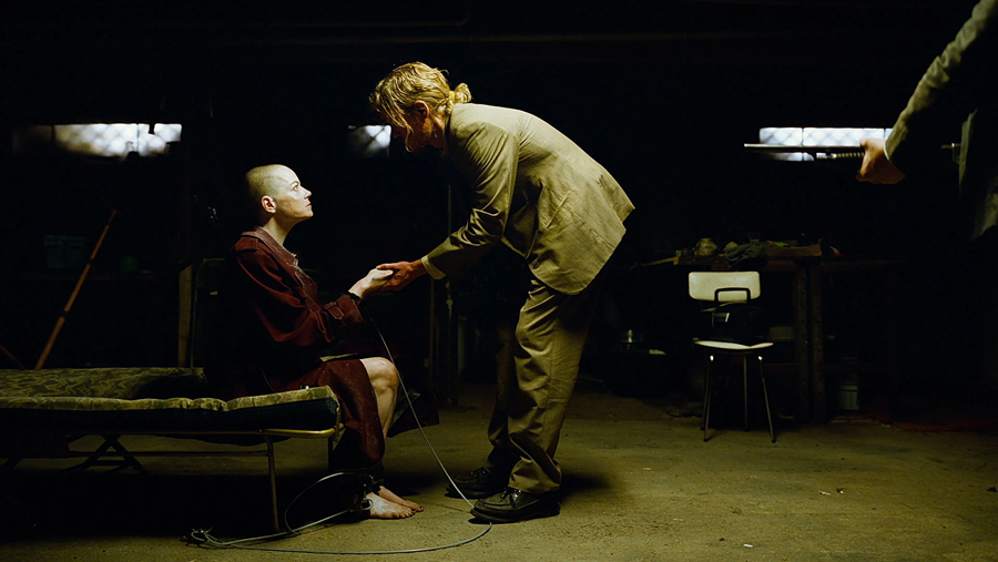 Emma Stone and Jesse Plemons in Bugonia