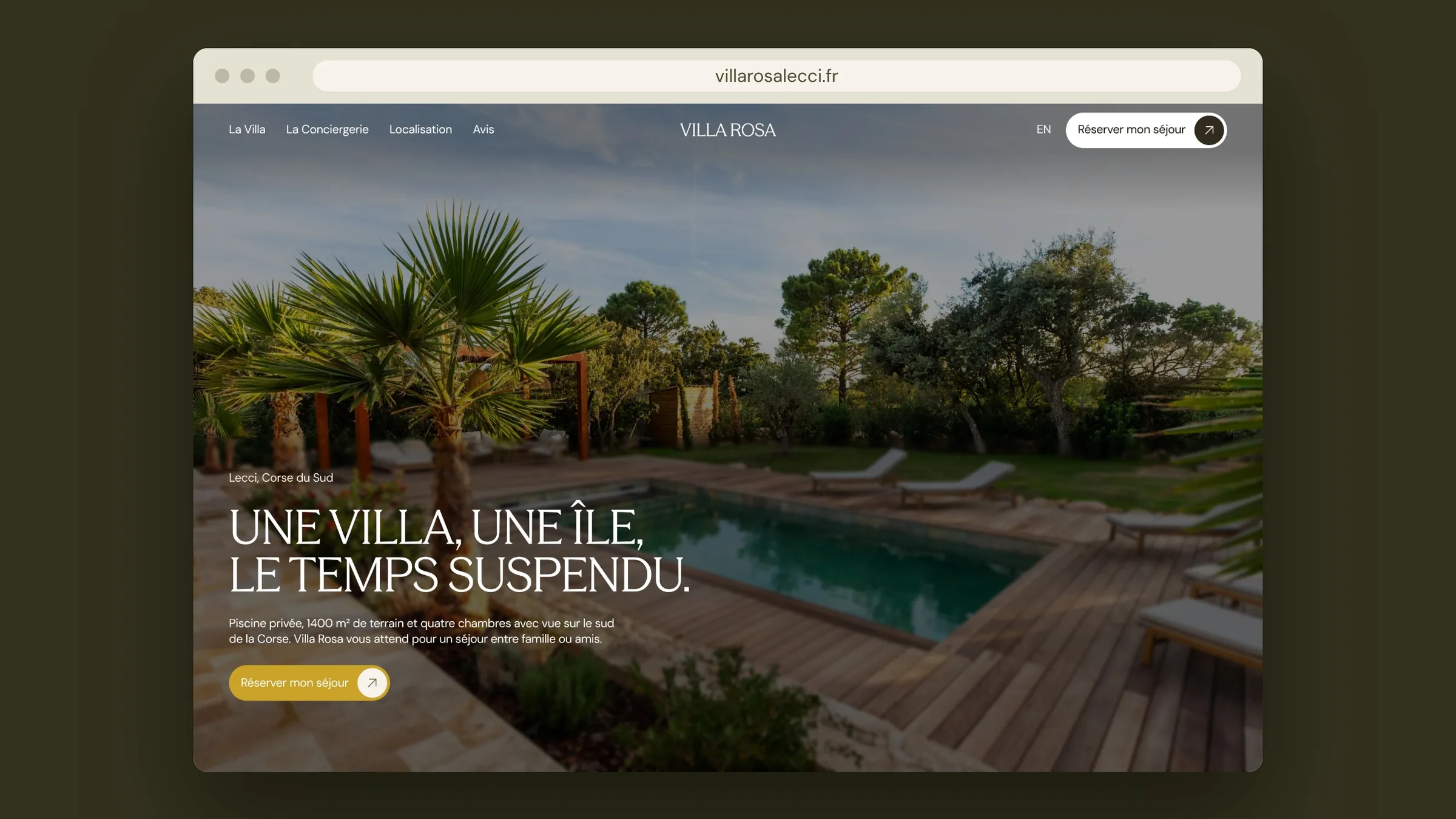 Site web de Villa Rosa à Lecci affiché sur ordinateur, conçu et développé en Next.js par Nemoya