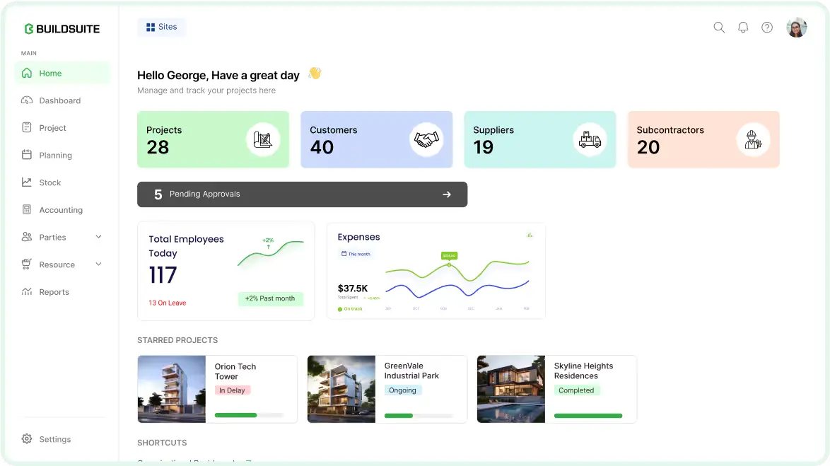BuildSuite project management dashboard showing project, customer, supplier, and subcontractor counts, employee and expense charts, and statuses of starred projects.