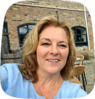 Portert van Louise de Boer die positieve review geeft over kaatenco na Cloetta's kerst event