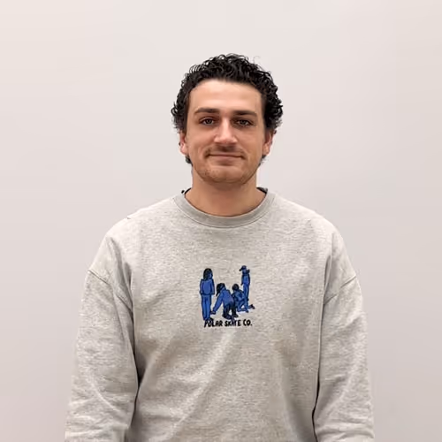 Nino van Hooijdonk als grafisch vormgever bij evenementenbureau kaatenco in Breda