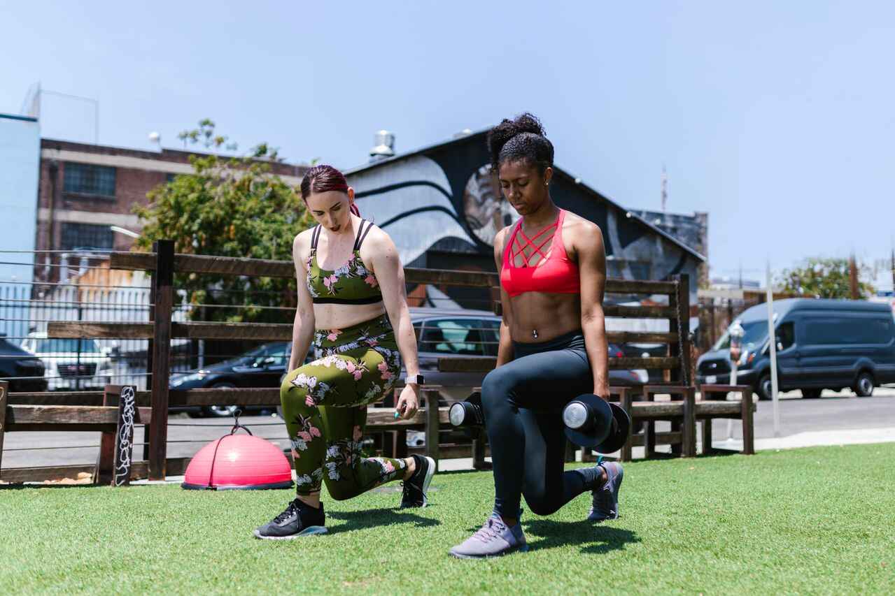 Outdoor strength training session highlighting exercise and healthy routines that support sustainable weight loss.