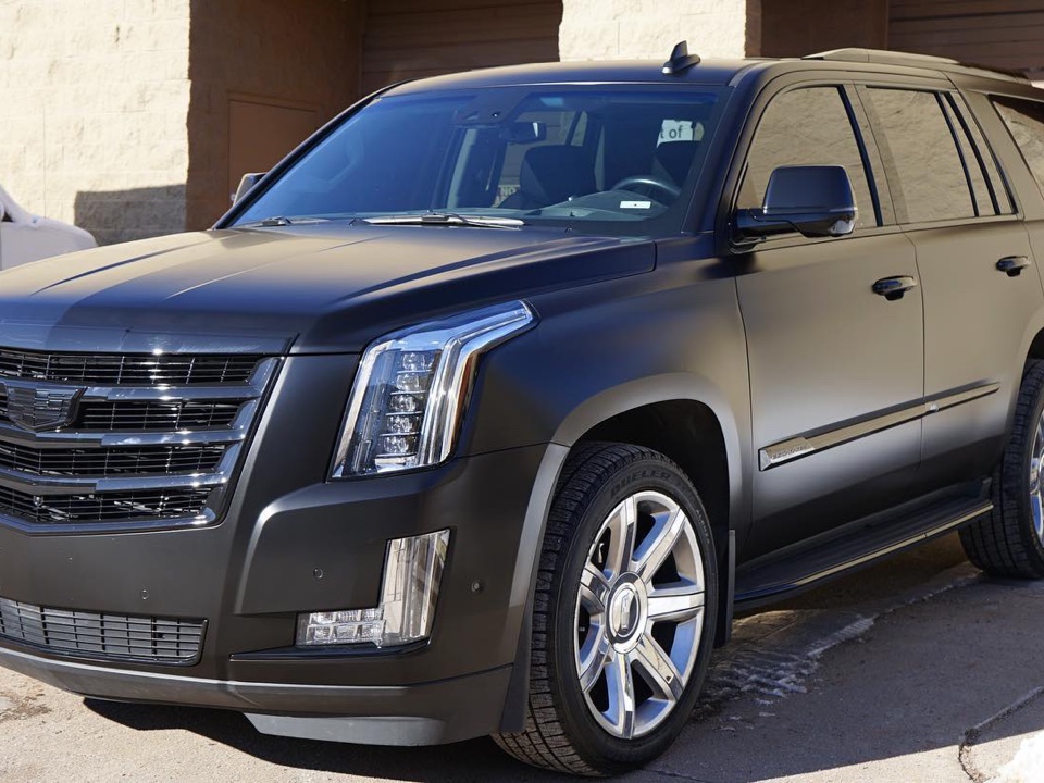 Cadillac Escalade de Full satin black vinyl wrap