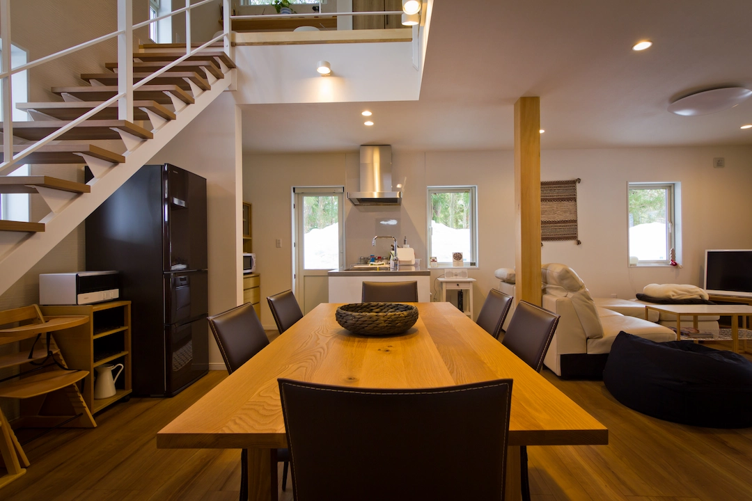 Dining Room & Kitchen Image