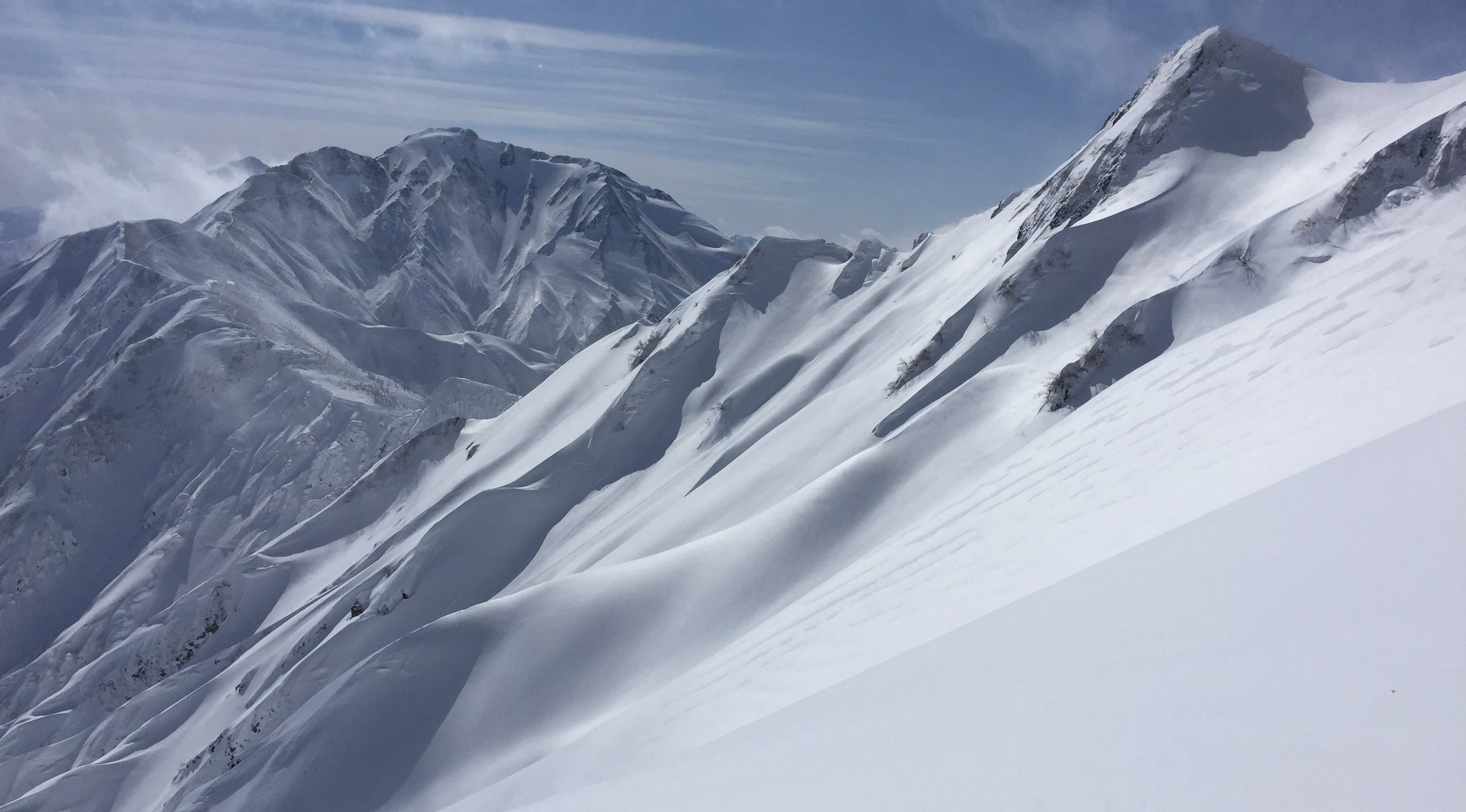 Steep alpine spines in Hakuba