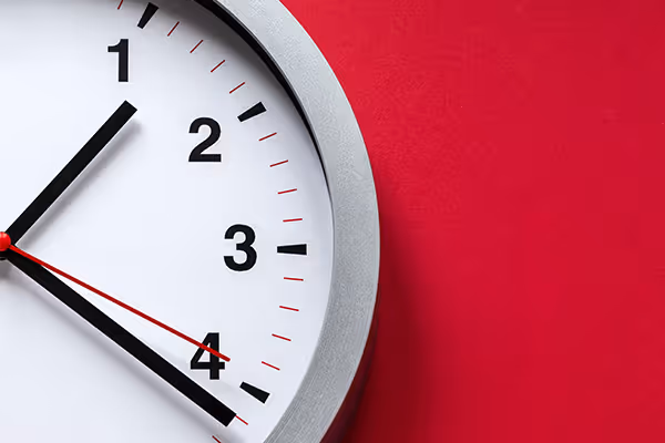 Namensschild graviert mit einem Mopa Laser