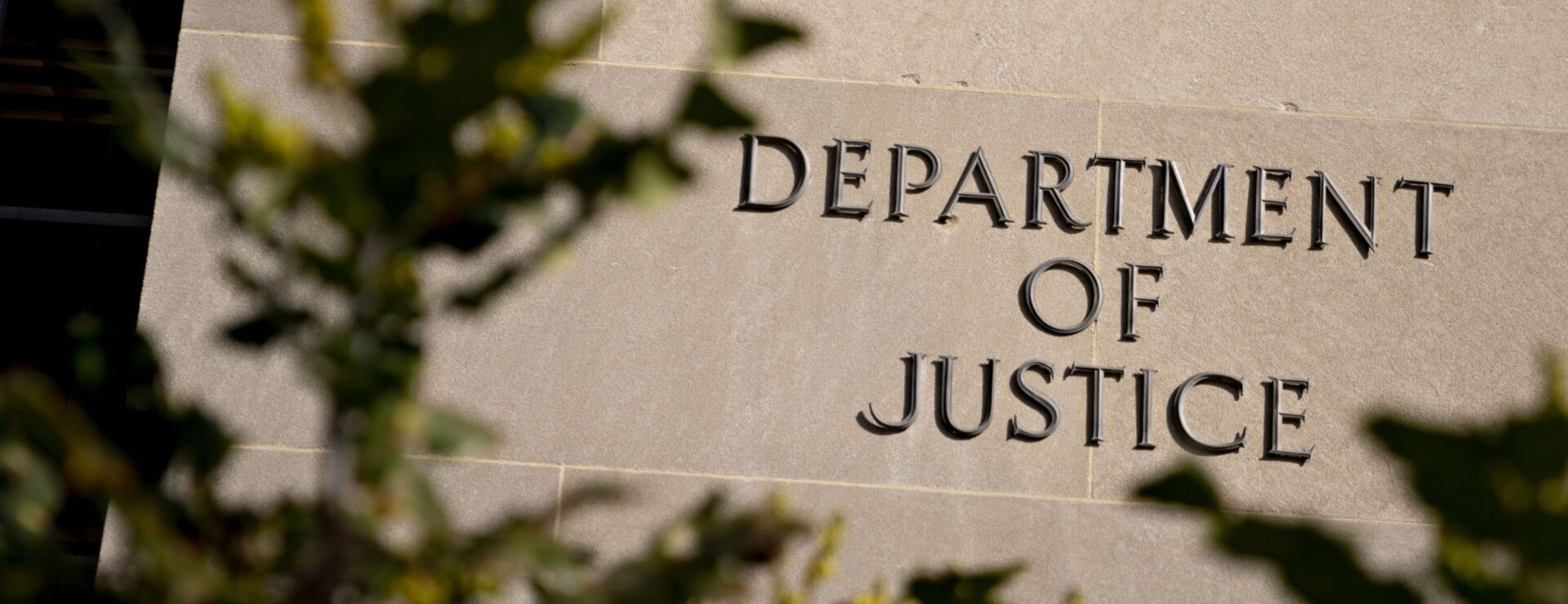 Former Executive Pleads Guilty to DOJ Charges Amid Insider Trading Sweep: A Reminder of Noncompliance Risks for Executives and CCOs