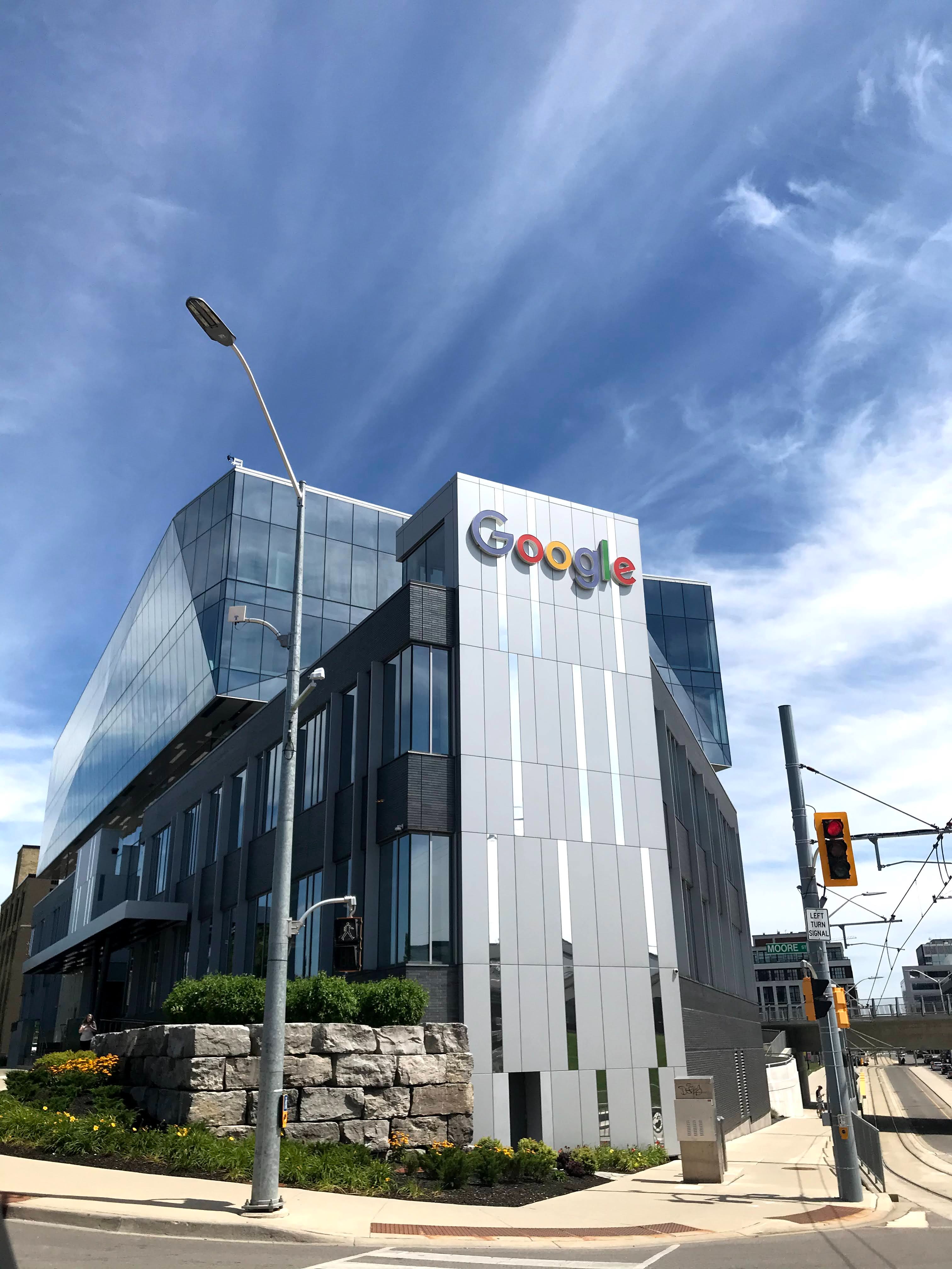 Dutch Consumer Groups Sue Google Over Privacy Concerns