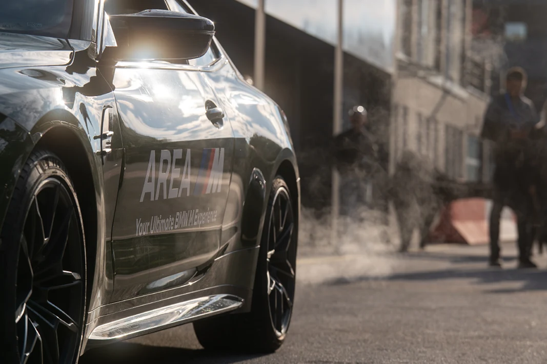 BMW M4 Competition Auspuff Detail