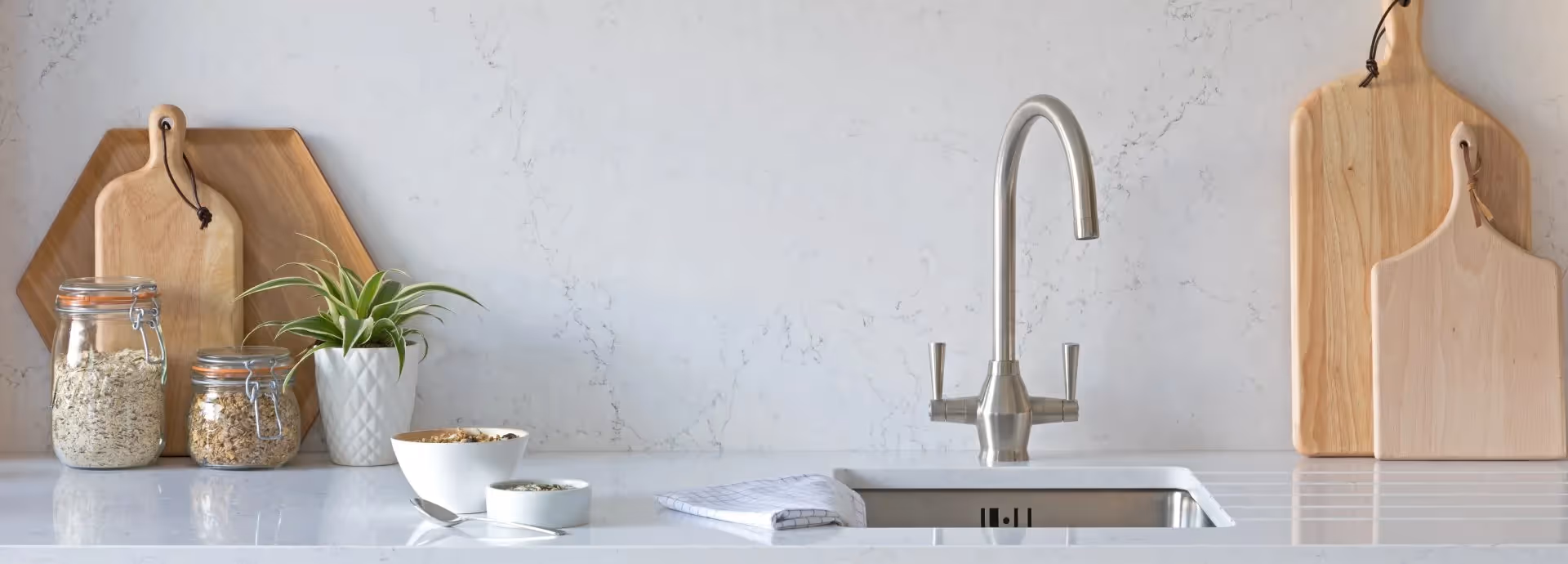 CRL Quartz Statuario Bianco