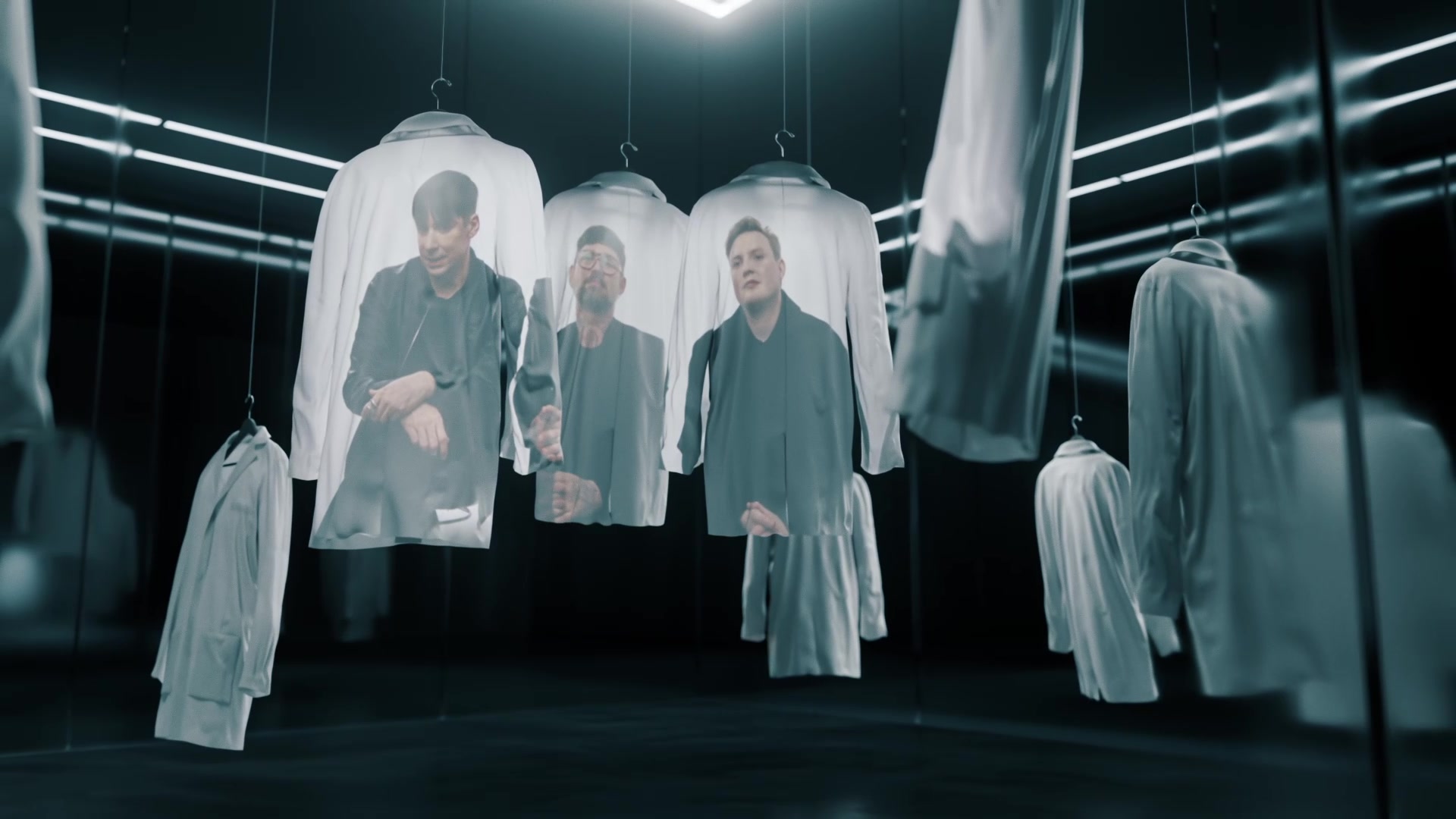 C4DR – projections on coats