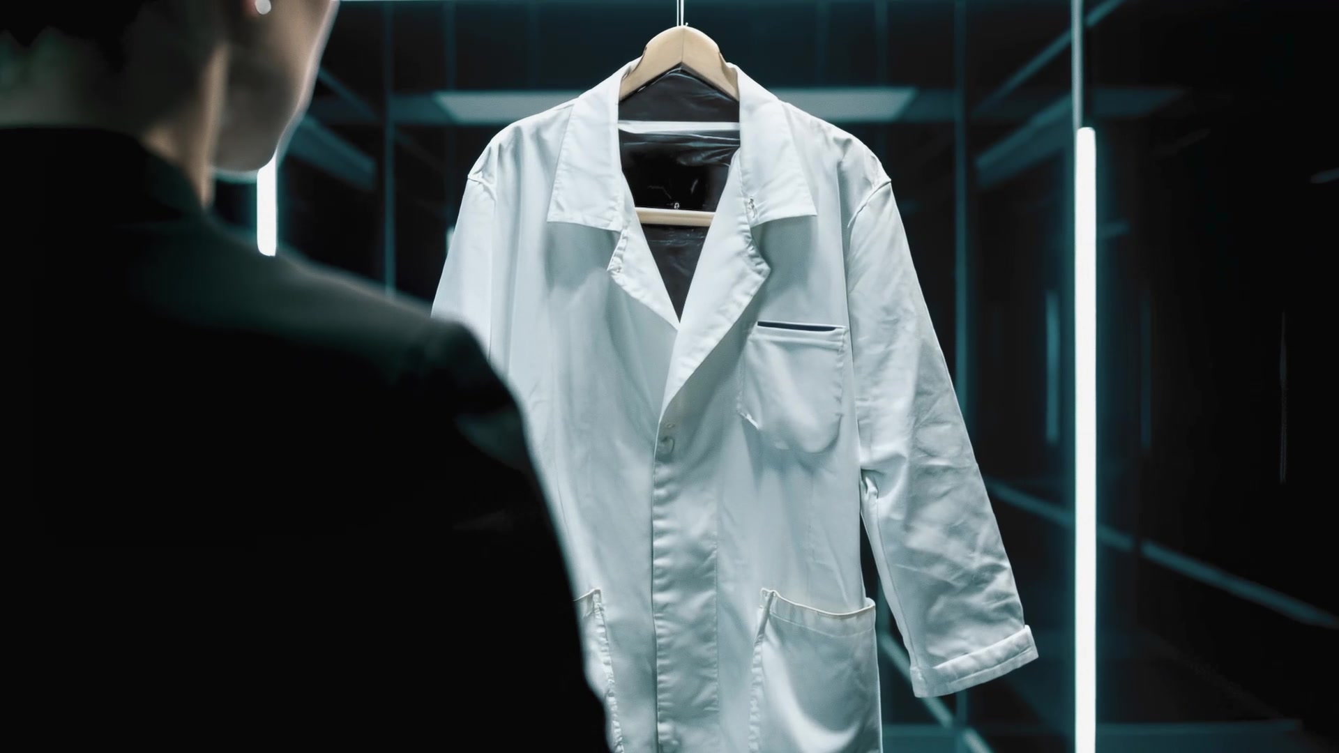 C4DR – doctor's coat
