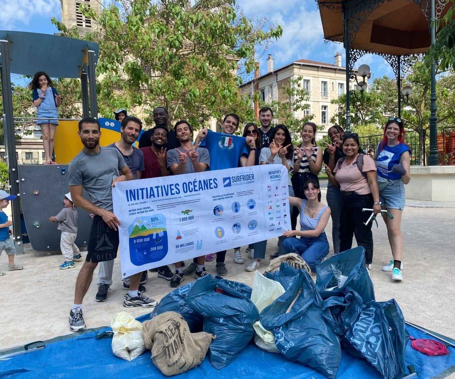 Corporate solidarity day around the environmental commitment of employees, in partnership with an association.