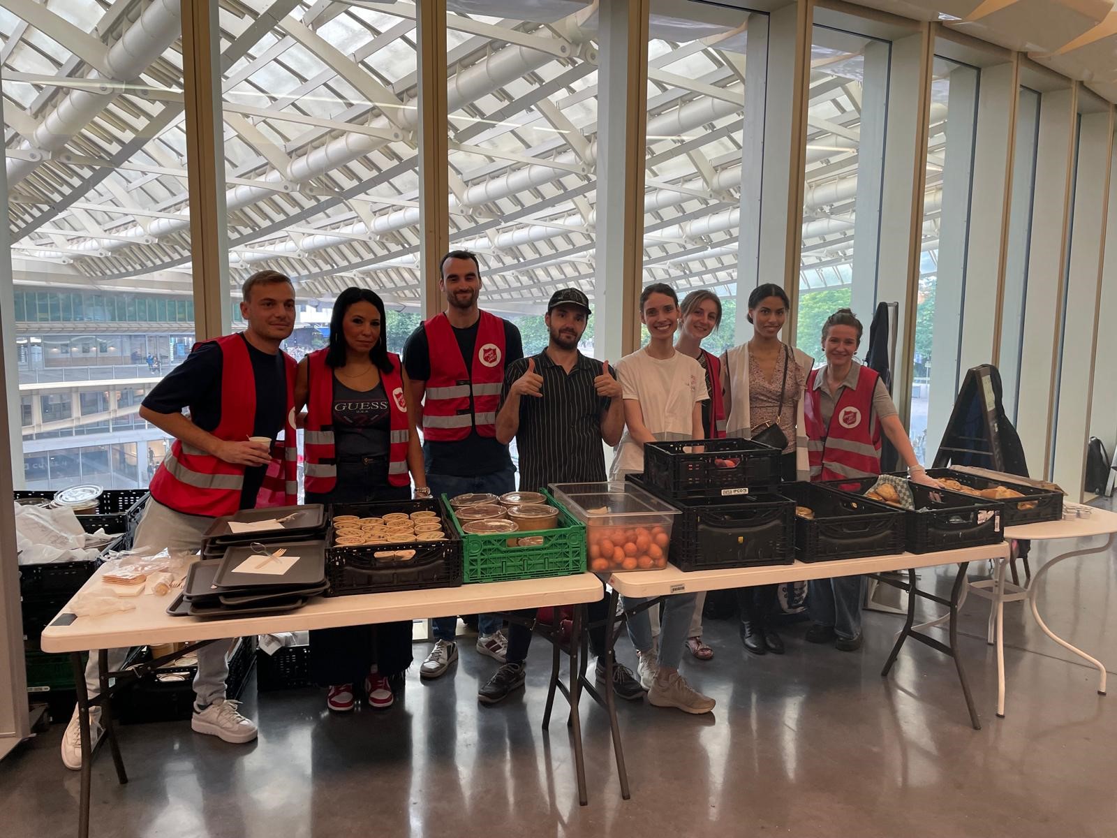 salariés de Solucia qui s'engagent auprès des restos du coeur 