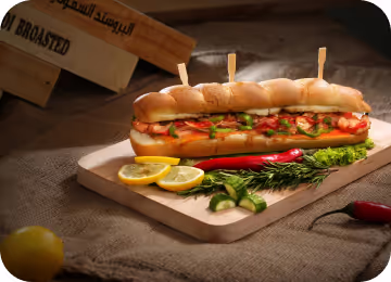 Sandwich and slice of lemons