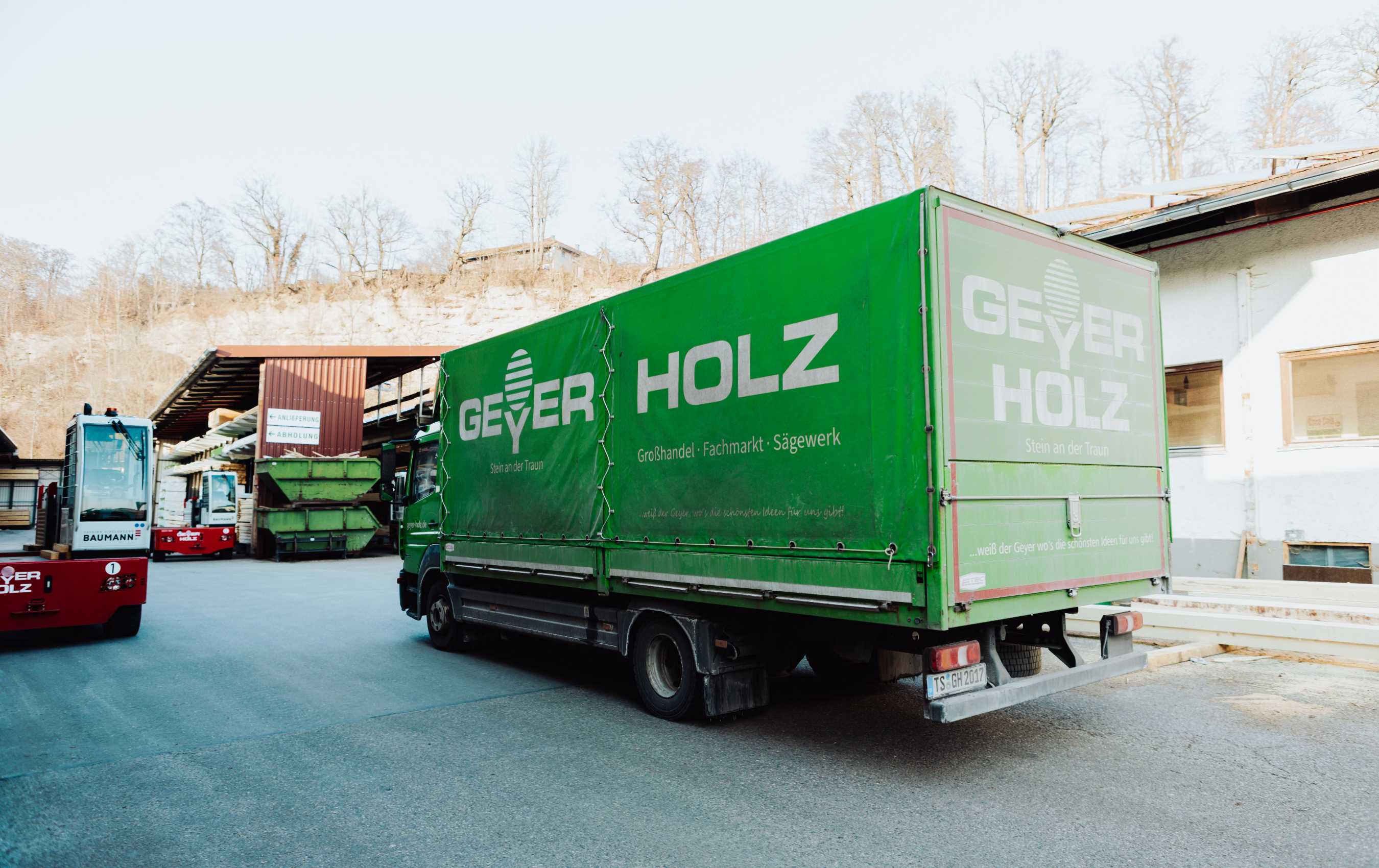 LKW auf dem Weg zum Kunden
