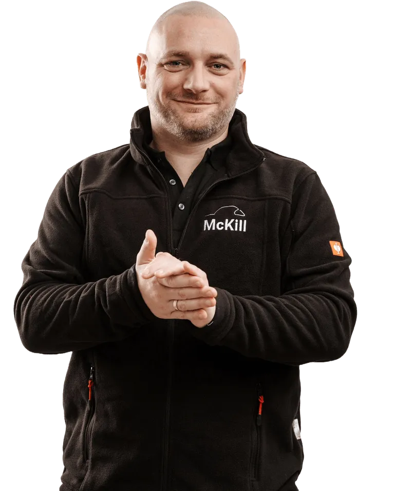 Ein Bild von Julian im McKill Shirt