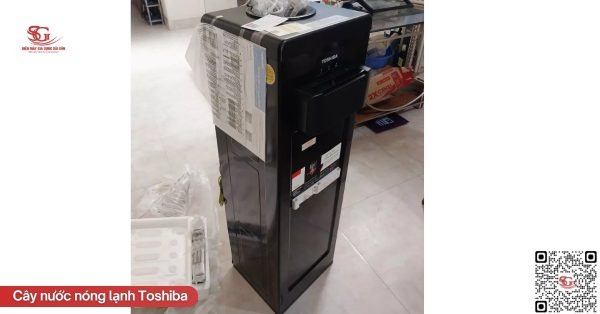 Thiết kế nhỏ gọn dễ vệ sinh của cây nước Toshiba W1664TV