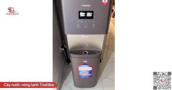Cây nước Toshiba RWF-W1830UVBVT tích hợp đèn UV diệt khuẩn