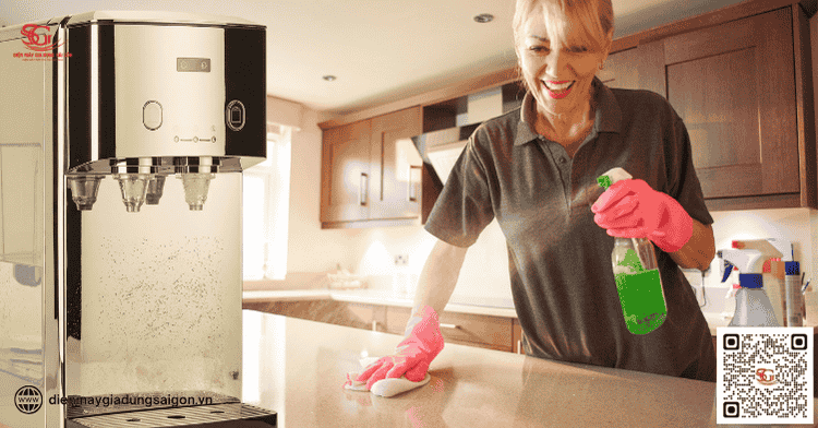 Vệ sinh cặn cây nước nóng lạnh bằng dung dịch tự nhiên