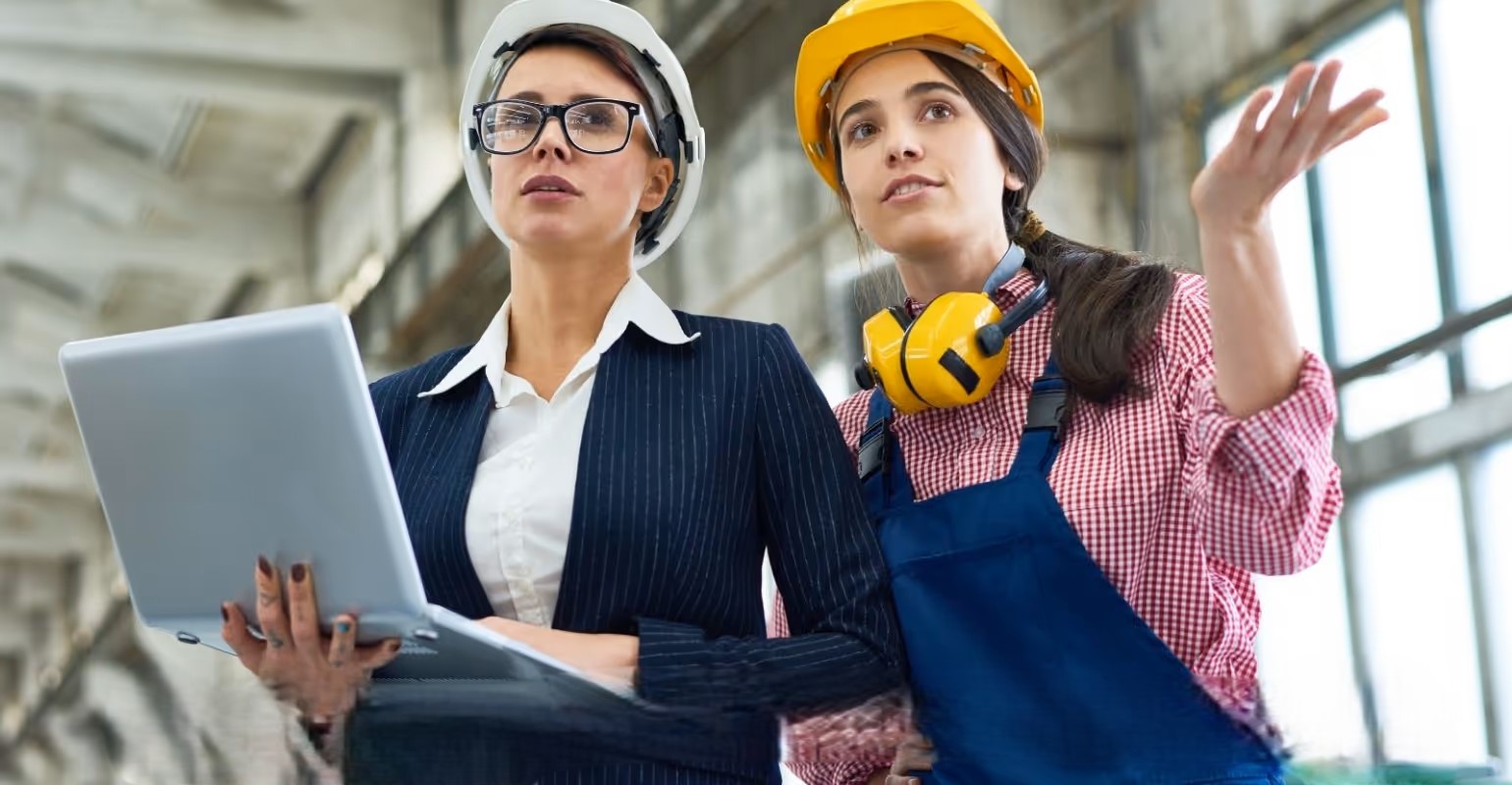 Explore leading no code analytics platform solutions for manufacturing. Gain key insights on selecting the best tool to drive efficiency, reduce downtime, and optimize production.
