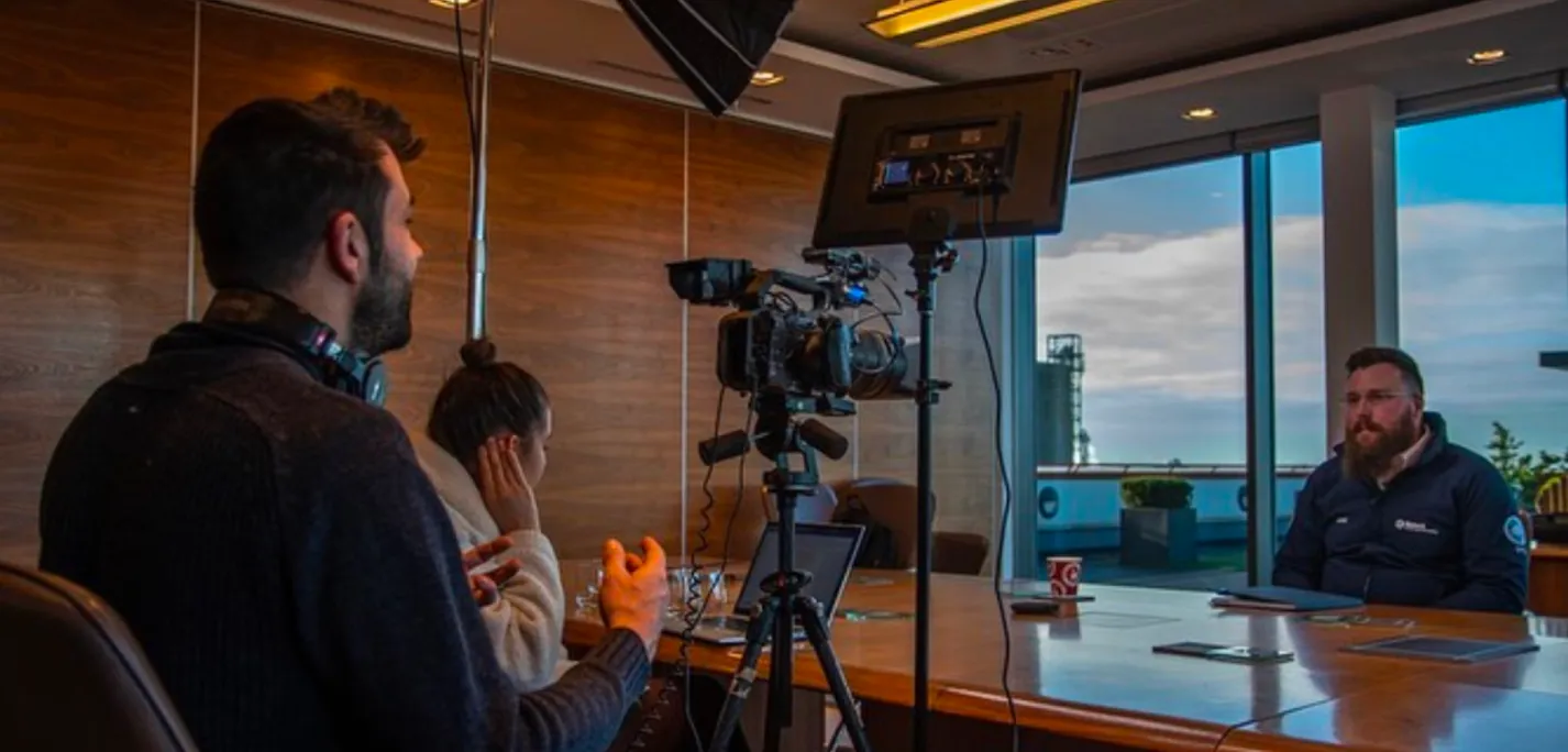 let's connect banner