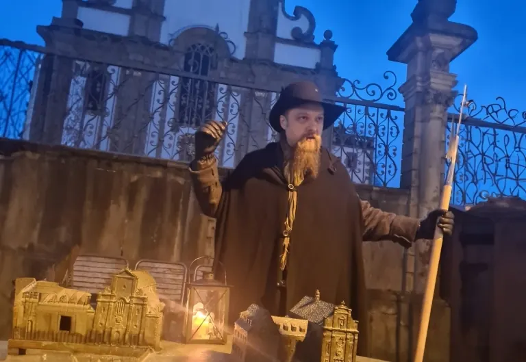 Paderborn | Mit dem Nachtwächter am Stadtmodell vor der Marktkirche