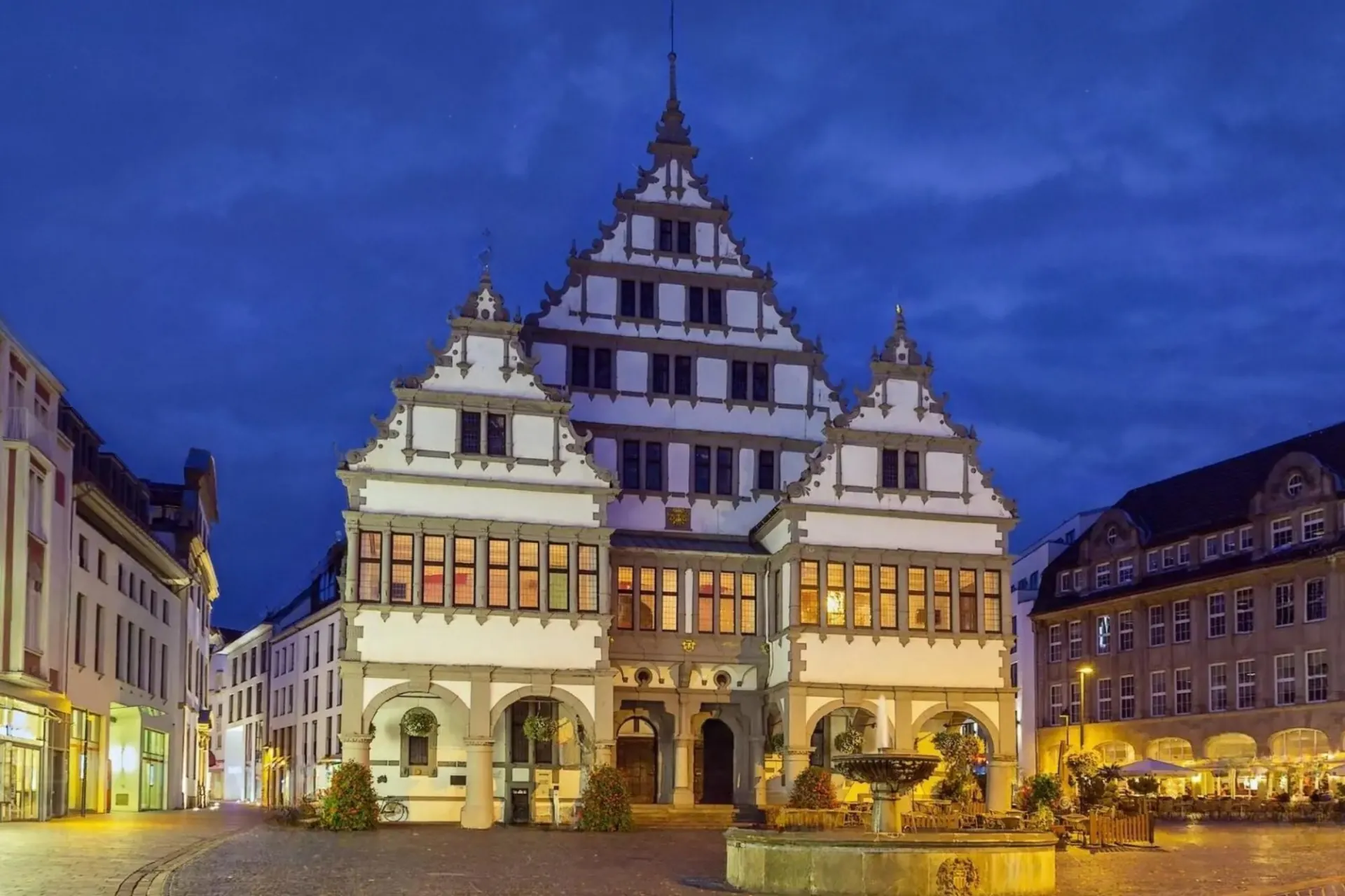 Beschwipste Nachtwächter-Tour durch Paderborn – kulinarische Führung bei Kerzenschein