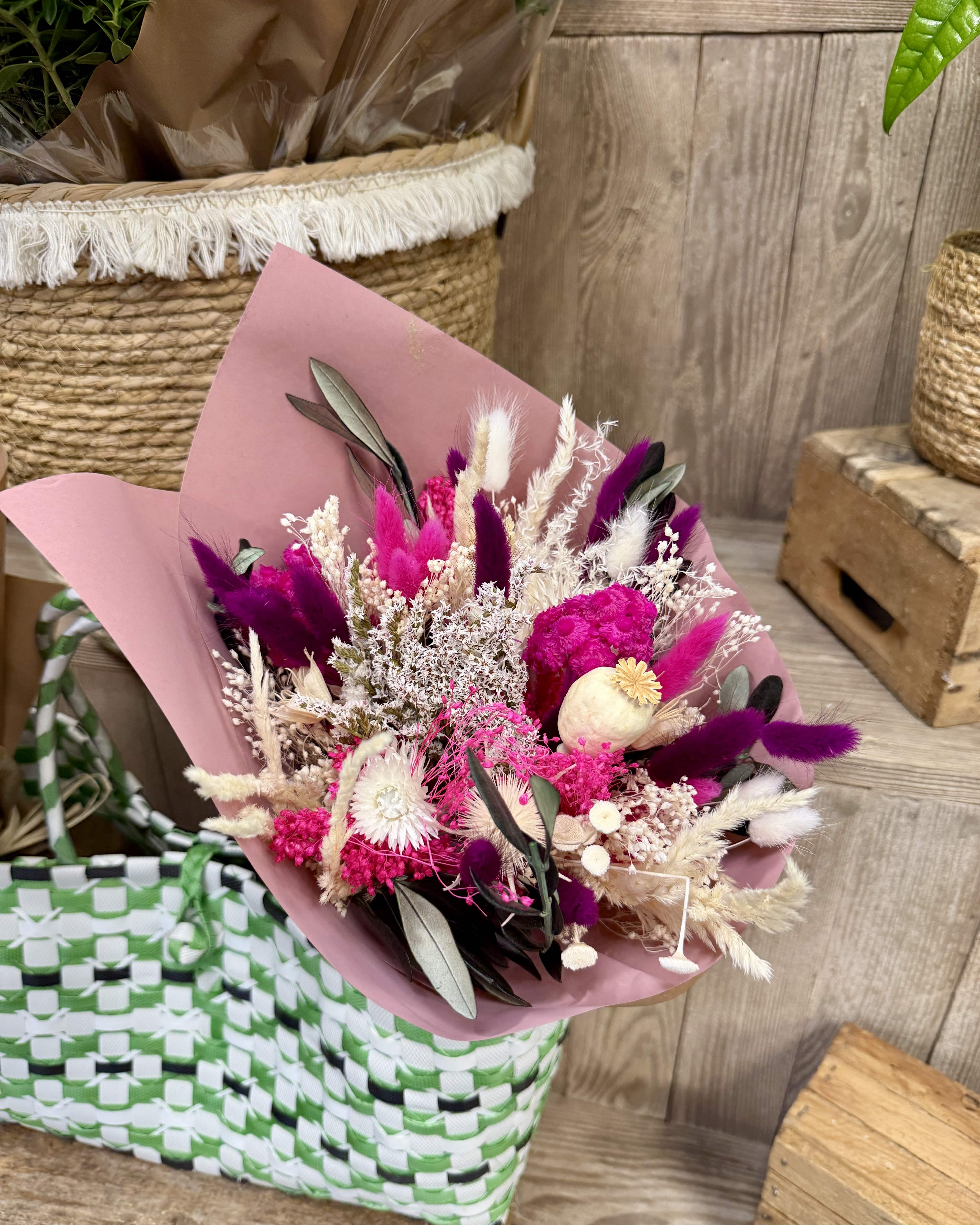 Bouquet de fleurs séchées rose fuchsia