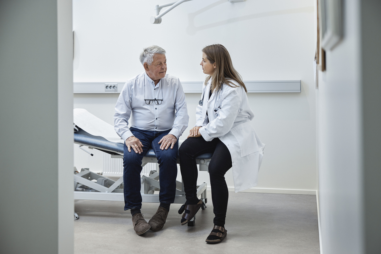 Femme détendue prenant soin de sa santé