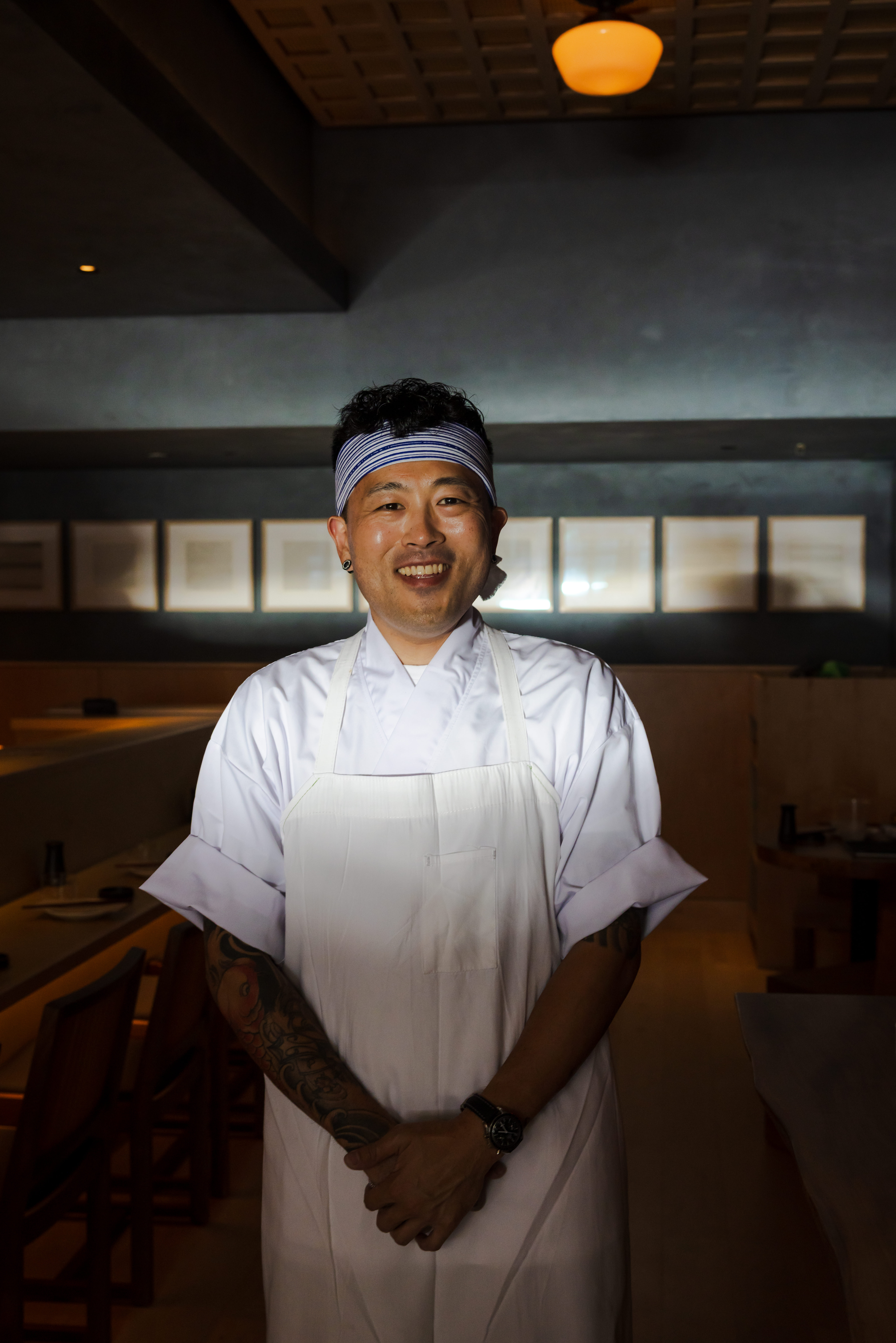 Jorge Garcia serving sushi