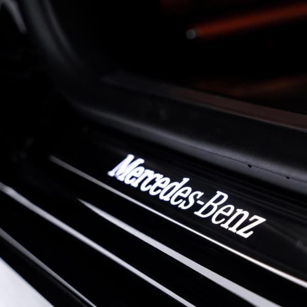 Mercedes S Class Chauffeur Hire for Heathrow, Gatwick & Private Airport Transfers