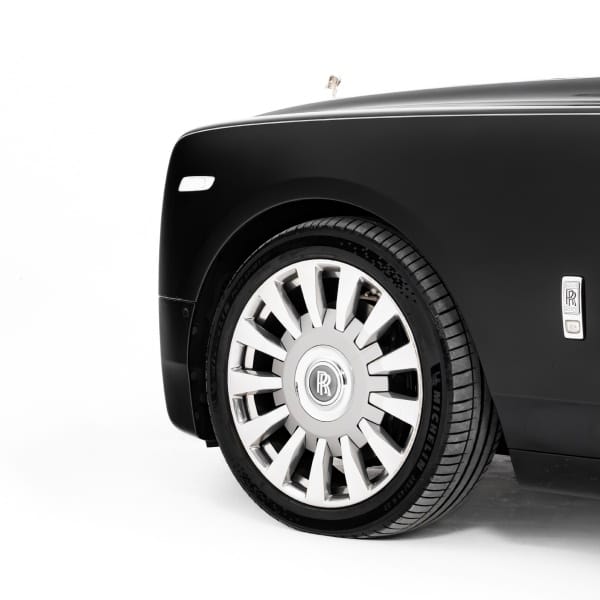 Rolls-Royce Phantom Chauffeur Hire for VIP & Private Airport Transfers