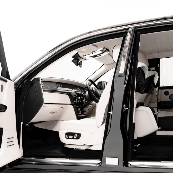 Rolls-Royce Phantom Chauffeur Service for Luxury Travel in London & the UK