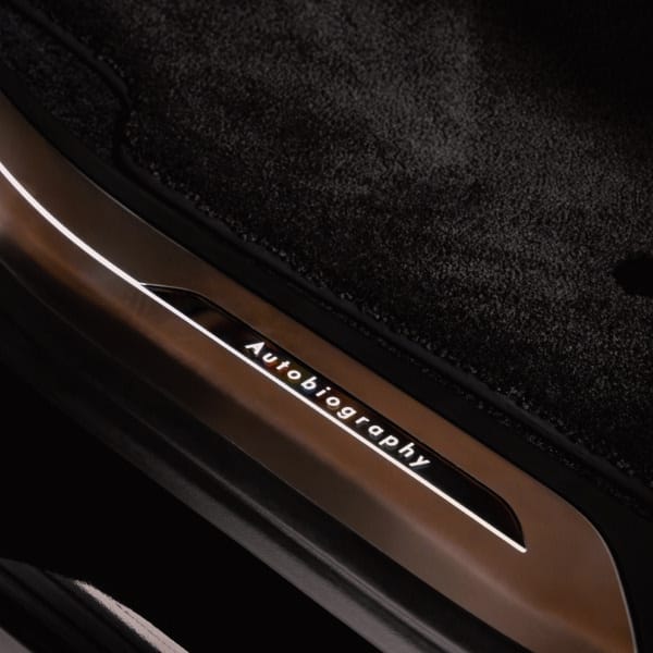 Luxury Range Rover Autobiography Chauffeur Service in London for Business & VIPs