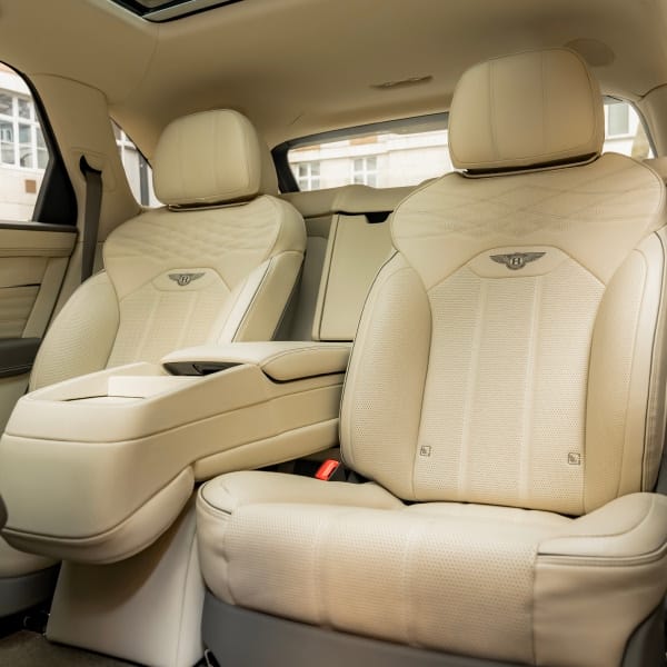 Bentley Bentayga Chauffeur for Weddings – Luxury SUV with Space & Comfort