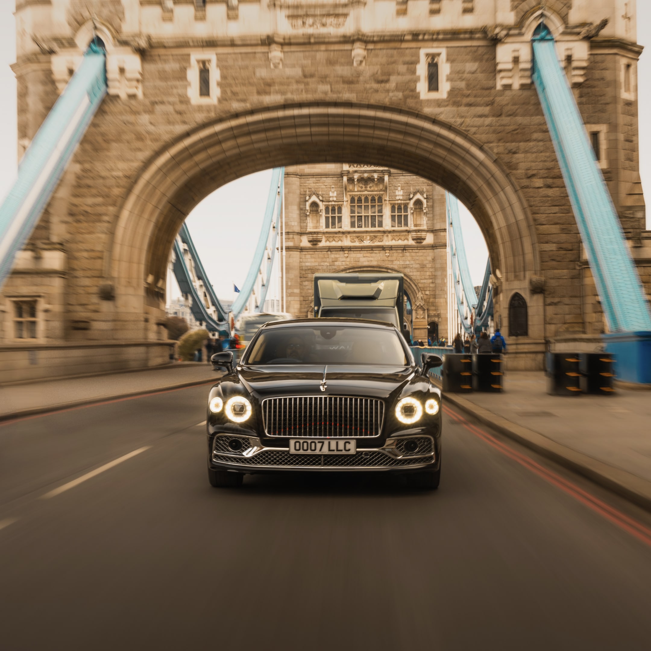 Chauffeur-driven sightseeing tours for a premium travel experience.
