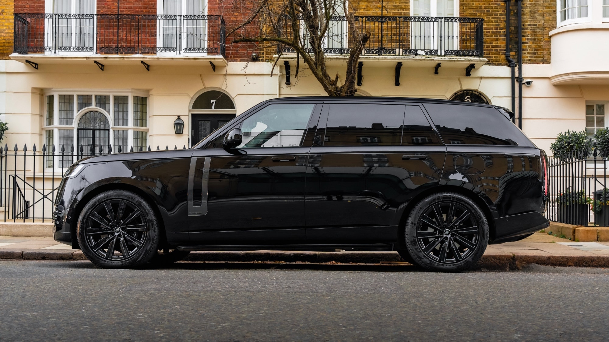 Range Rover Autobiography Chauffeur Hire for Wimbledon, Royal Ascot & Football Matches
