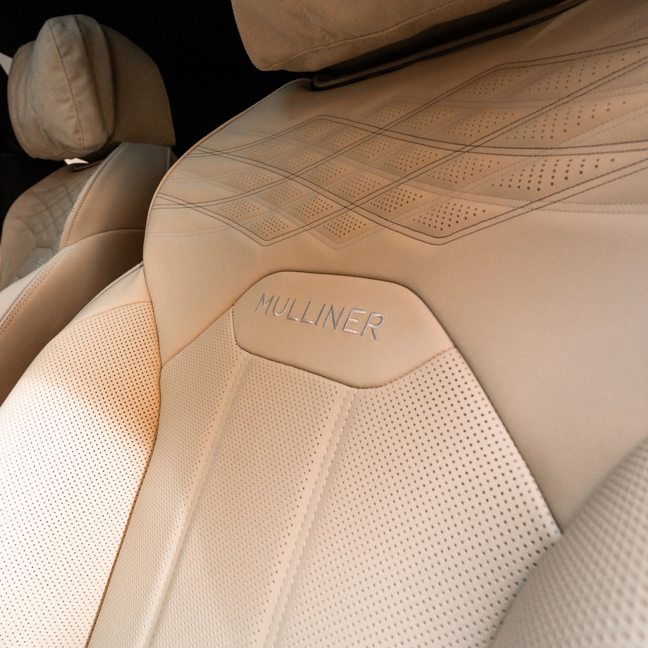 Bentley Bentayga Chauffeur Service for Heathrow, Gatwick & Private Airports