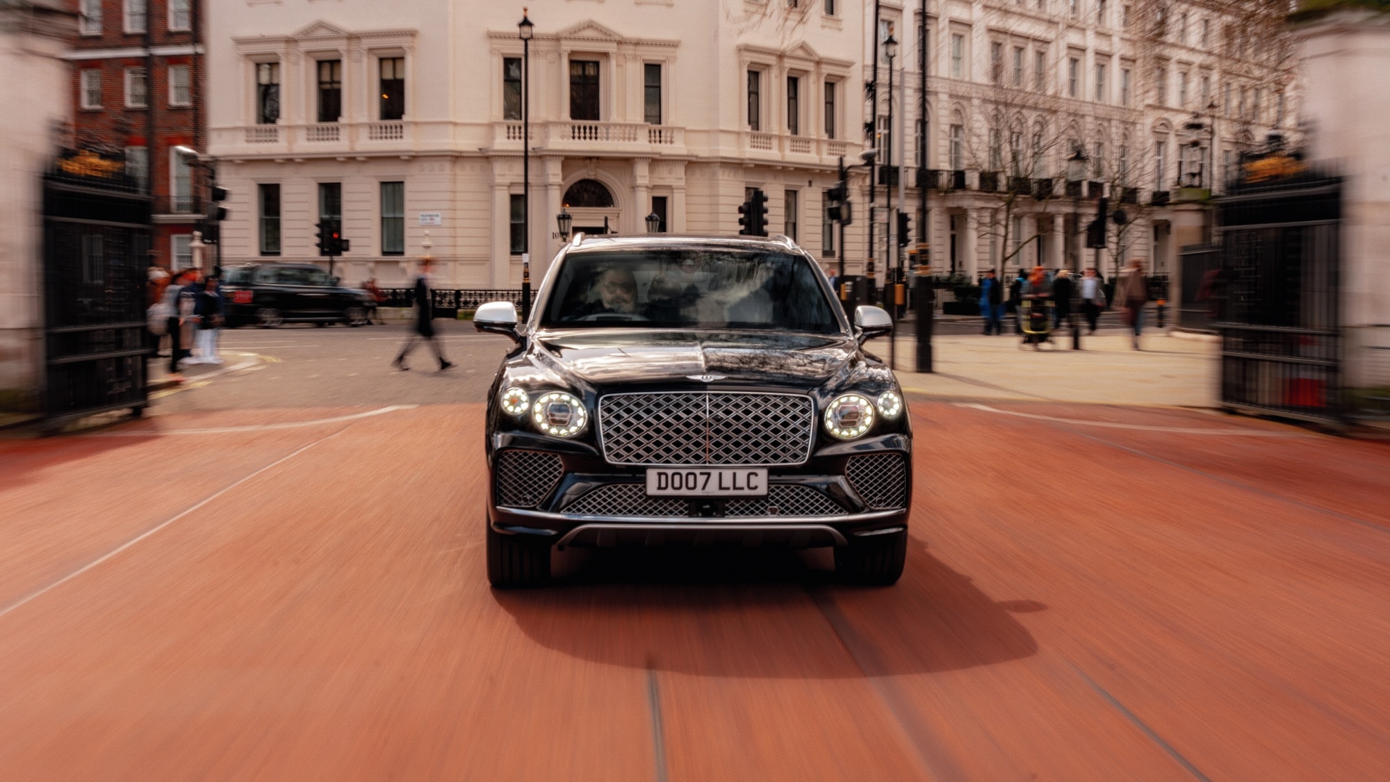 Luxury Bentley Bentayga Chauffeur for Wimbledon, Royal Ascot & Football Matches