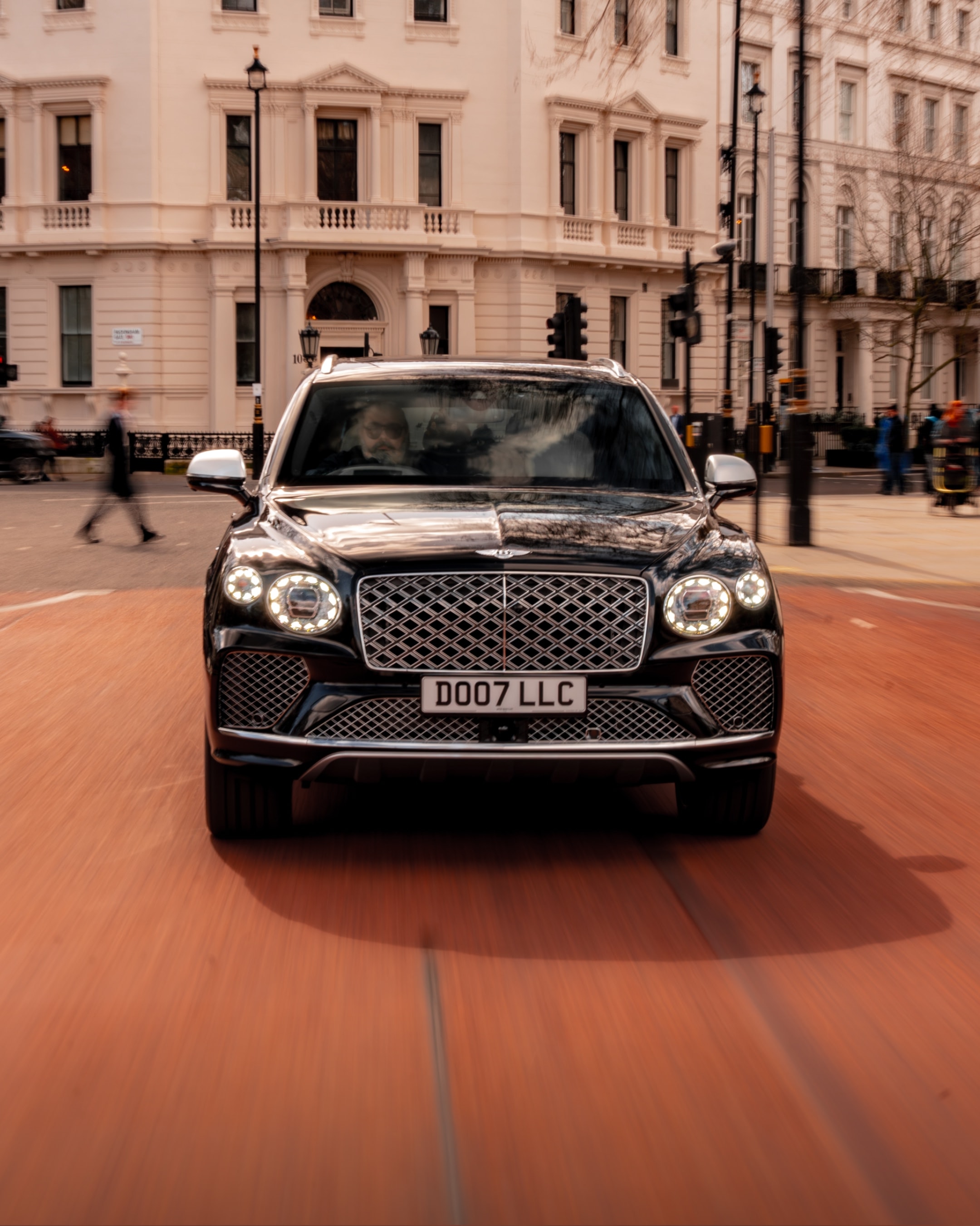 Luxury Bentley Bentayga SUV Hire for Evenings Out & Special Occasions