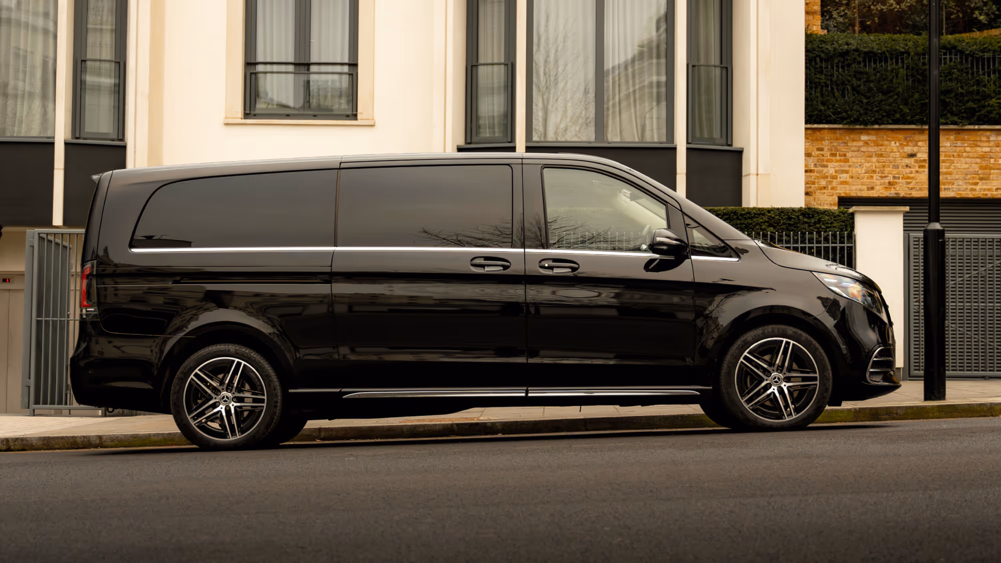 Luxury Mercedes V Class Chauffeur for Royal Ascot, Wimbledon & Stadium Events
