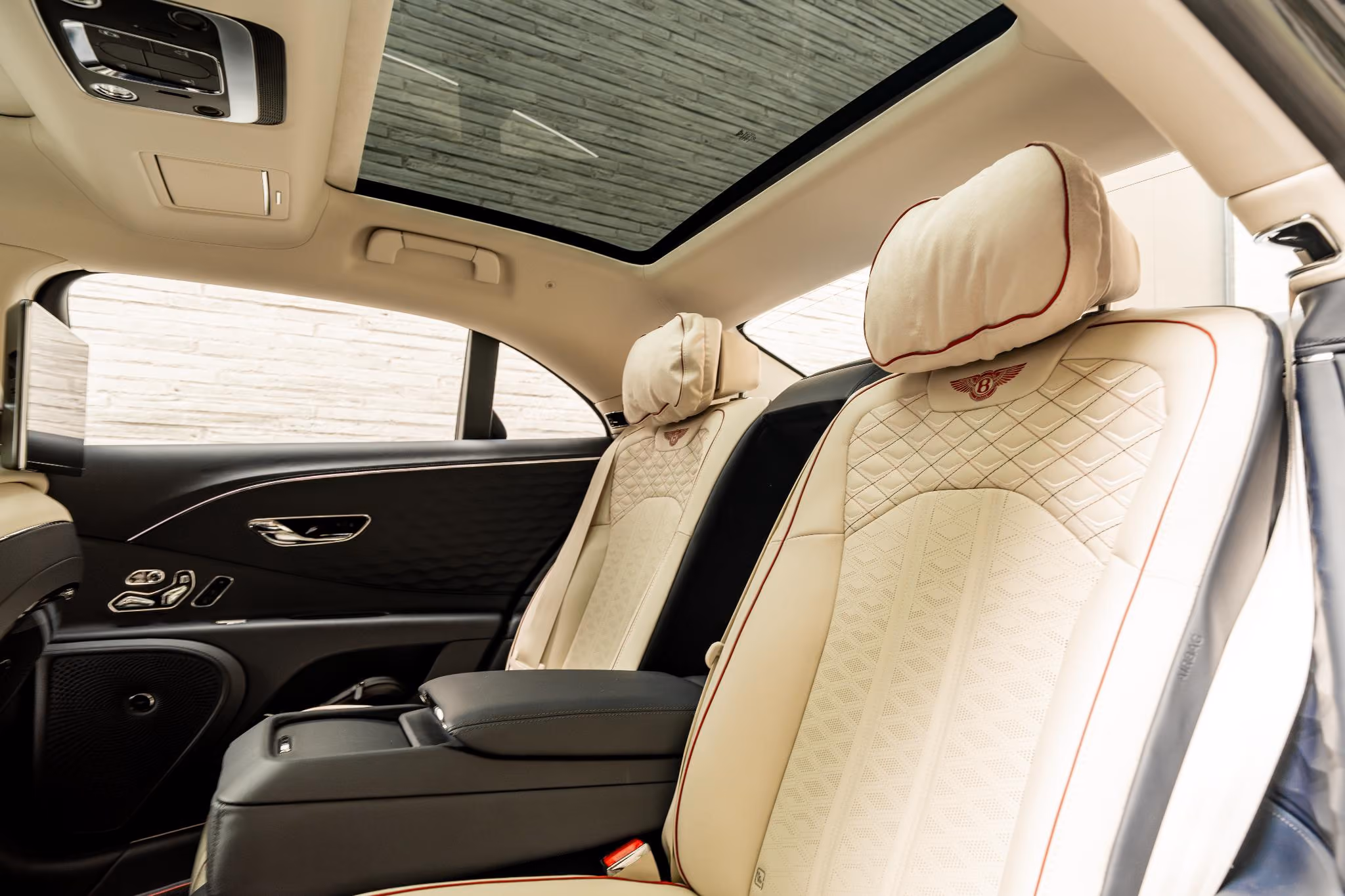 Comfort and quiet rear-seat travel