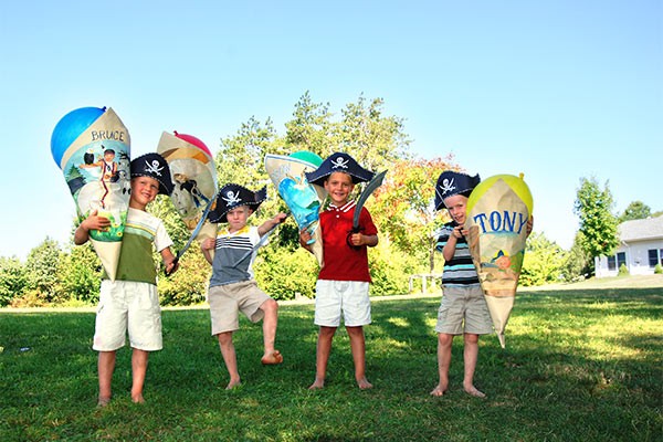 New first graders with Zuckertüten in hand