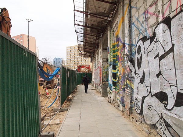 graffiti on an apartment building