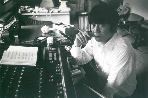 Kim Min-Ki in a recording studio