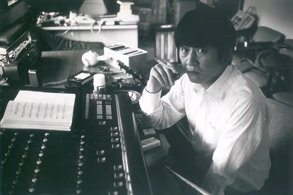 Kim Min-Ki in a recording studio