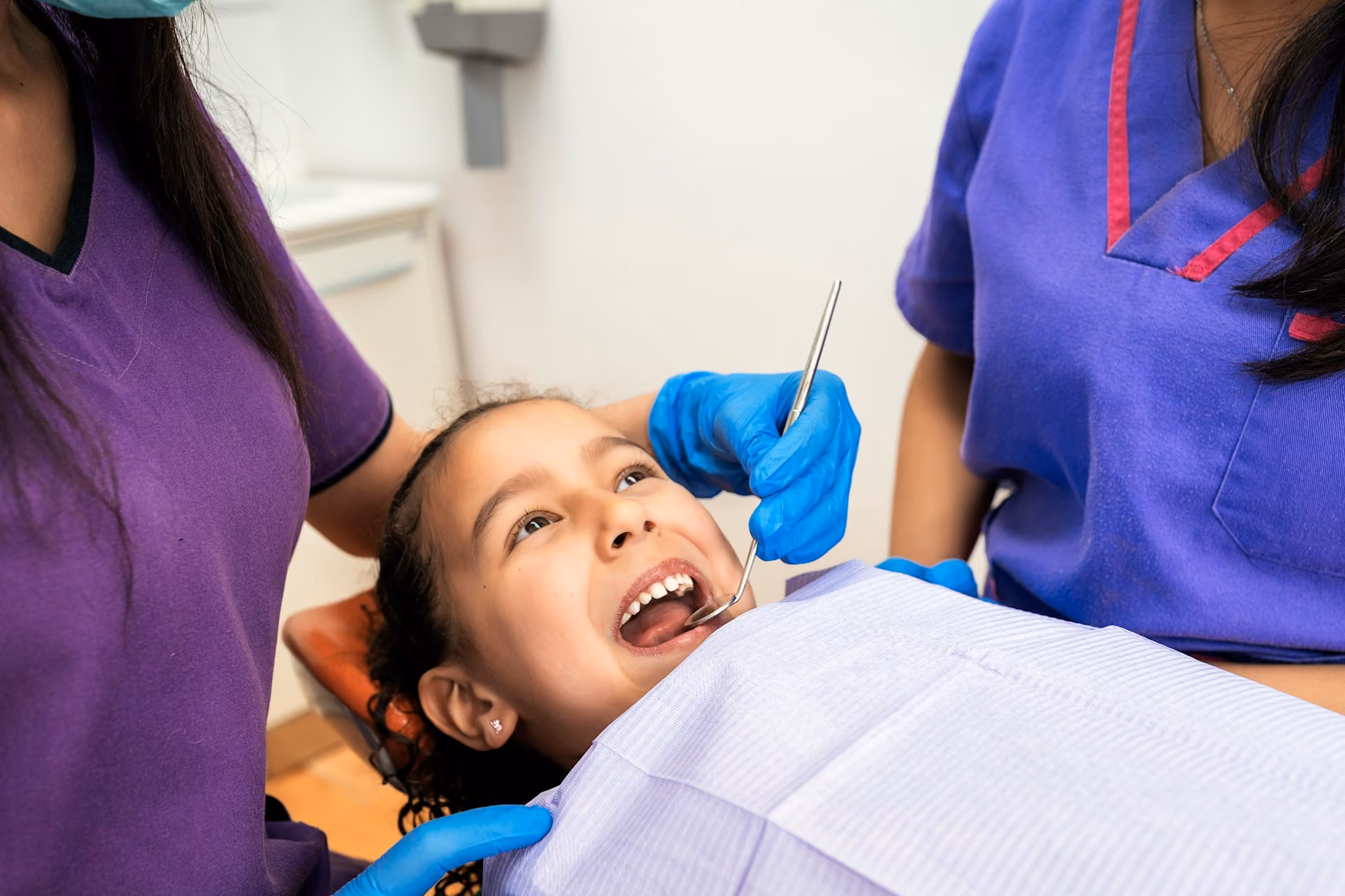 How to Spot Early Signs of Dental Problems in Children